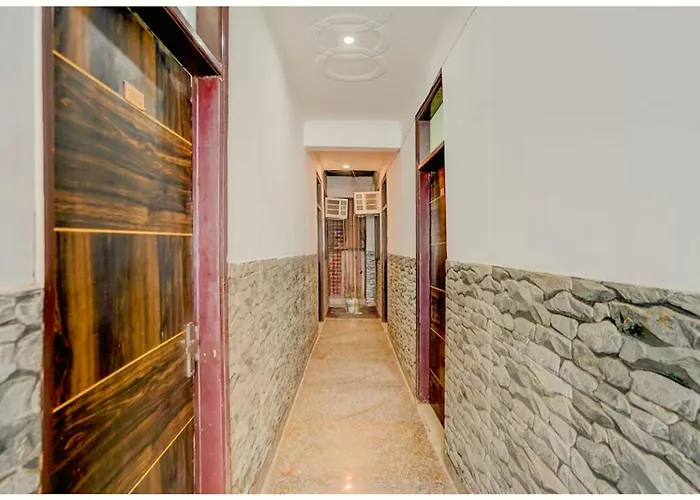 Shriman Premium Inn#near Swargadwar Market And Jagannath Temple, Fully Air-conditioned With Wifi - Lift - Restaurant And Parking Facilities - Budget Hotel